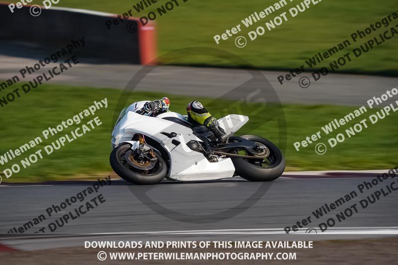 donington no limits trackday;donington park photographs;donington trackday photographs;no limits trackdays;peter wileman photography;trackday digital images;trackday photos